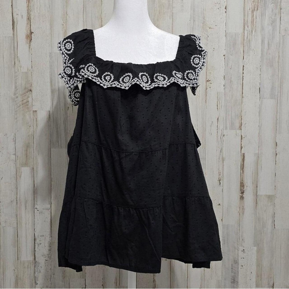 Black Sleeveless Top